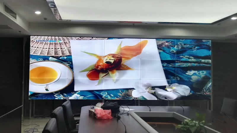 无缝拼接屏厂家应当紧抓产品的质量与服务