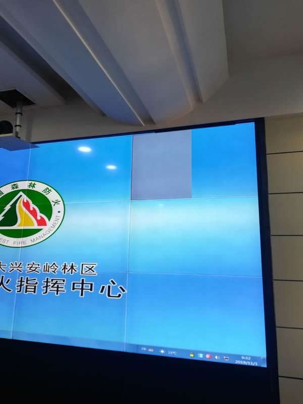 无缝拼接屏在商显应用中的技术优势