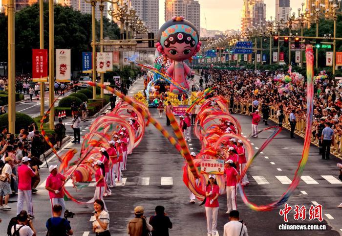 以赛聚友欢歌起：北疆有情在赤峰民族传统体育